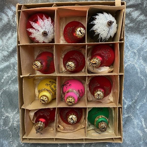 Vintage set of 10 glass bell ornaments and 2 glass balls
Christmas Classics - Picture 6 of 16